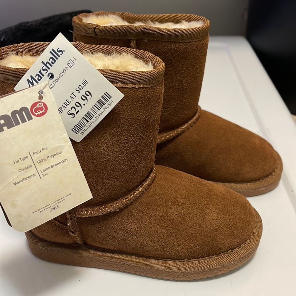 ✨ Brand New ✨ Lam fuzzy boots